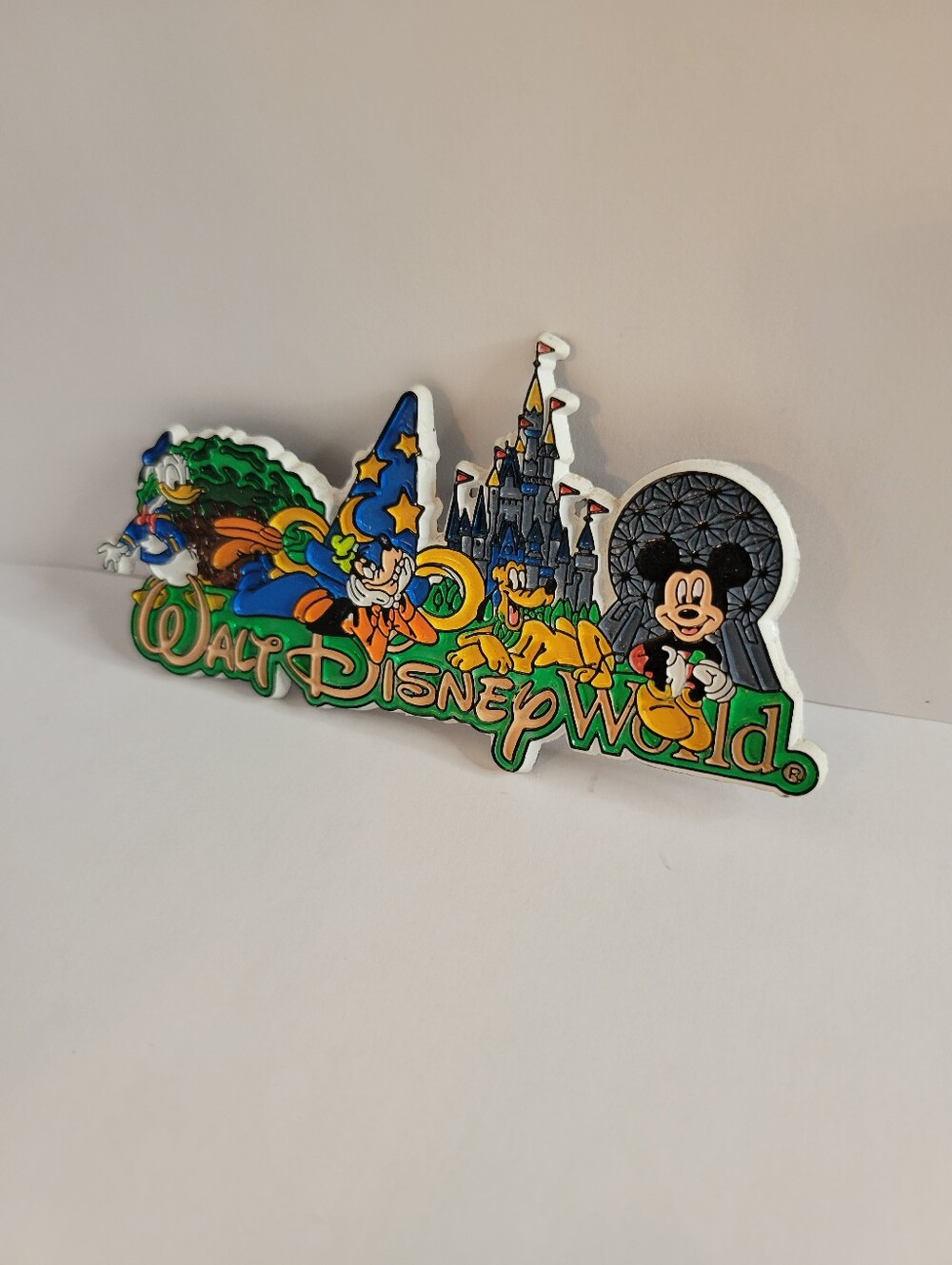 Disney Walt Disney World Colorful Magnet, Collectible